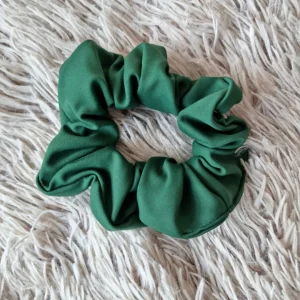 Scrunchie Mörkgrön: 4st för 99:-